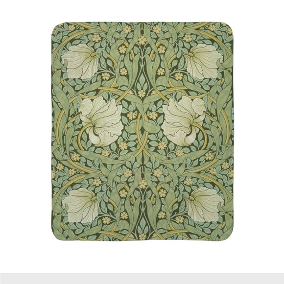 Vintage Floral Green and White Sherpa Blanket - Picture 6 of 7